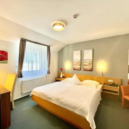 Saarburger Hof 3*