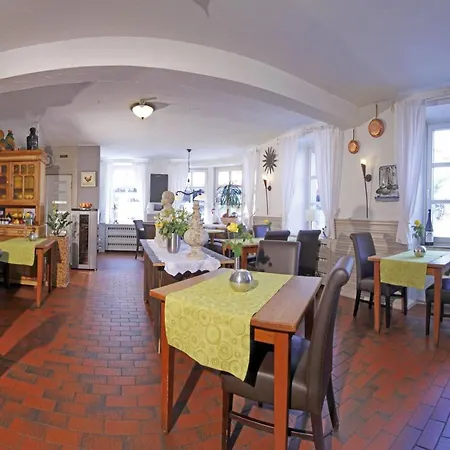 Saarburger Hof فندق